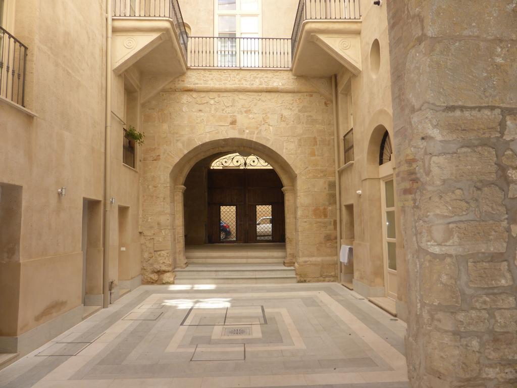 Appartamento In Palazzo Lampedusa Palerme Extérieur photo